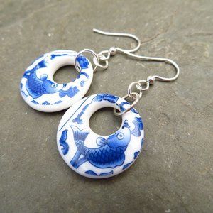 Faux Ming dynasty Chinese porcelain earrings - small Blue and white